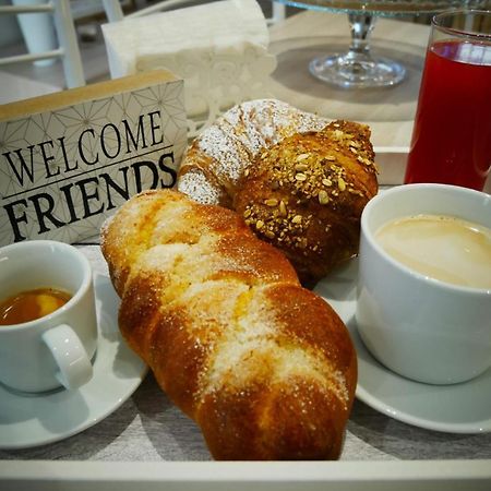 B&B Al Teatro Romano 贝内文托 外观 照片