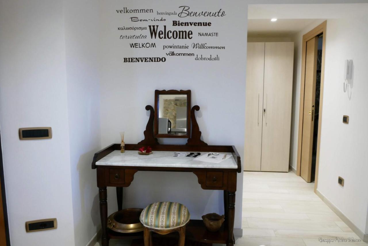 B&B Al Teatro Romano 贝内文托 外观 照片