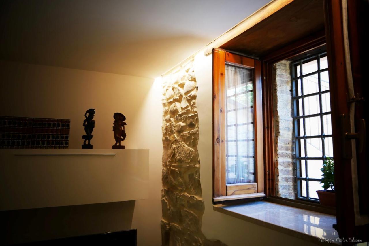 B&B Al Teatro Romano 贝内文托 外观 照片